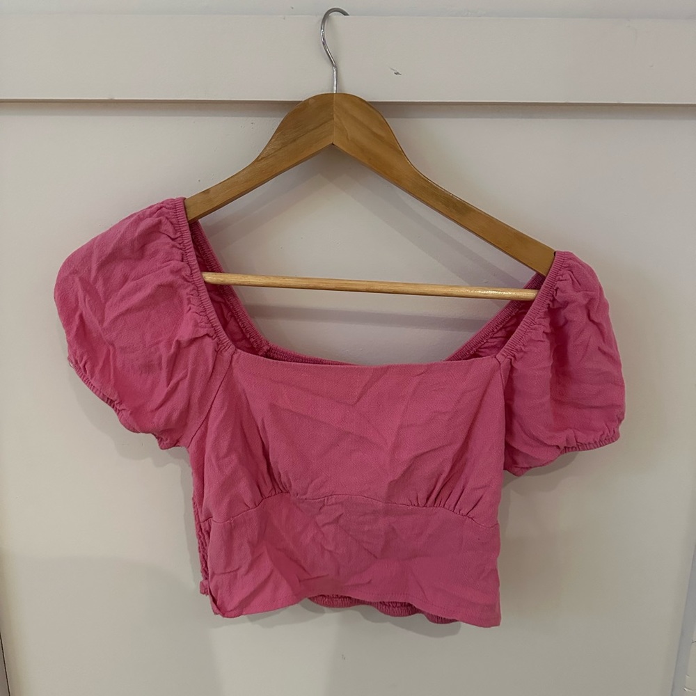 Puffed sleeve top